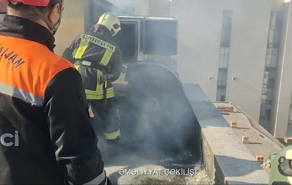 Çoxmərtəbəli binadakı yanğın söndürüldü