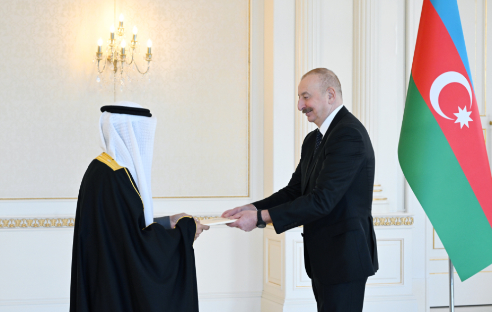 Le président Ilham Aliyev reçoit les lettres de créance du nouvel ambassadeur du Koweït en Azerbaïdjan