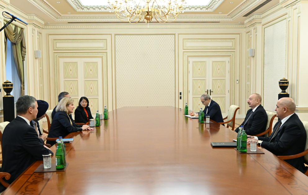 Präsident Ilham Aliyev empfängt CEO und Präsidentin von Franklin Templeton