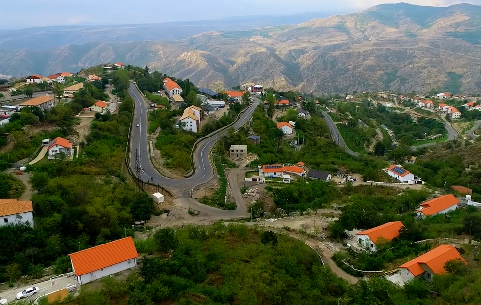 İşğaldan azad edilmiş ərazilərdə 3 382,6 km avtomobil yolu inşa edilir