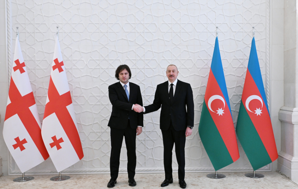 Präsident Ilham Aliyev und Premierminister Irakli Kobakhidze treffen sich unter vier Augen in Baku
