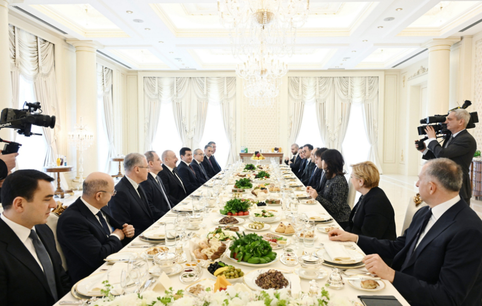 President of Azerbaijan Ilham Aliyev held expanded meeting over lunch with Georgian Prime Minister