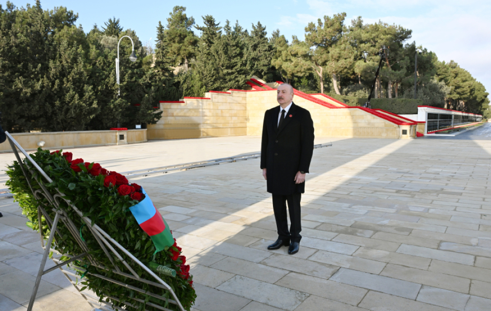 Prezident İlham Əliyev 20 Yanvar şəhidlərinin xatirəsini yad edib