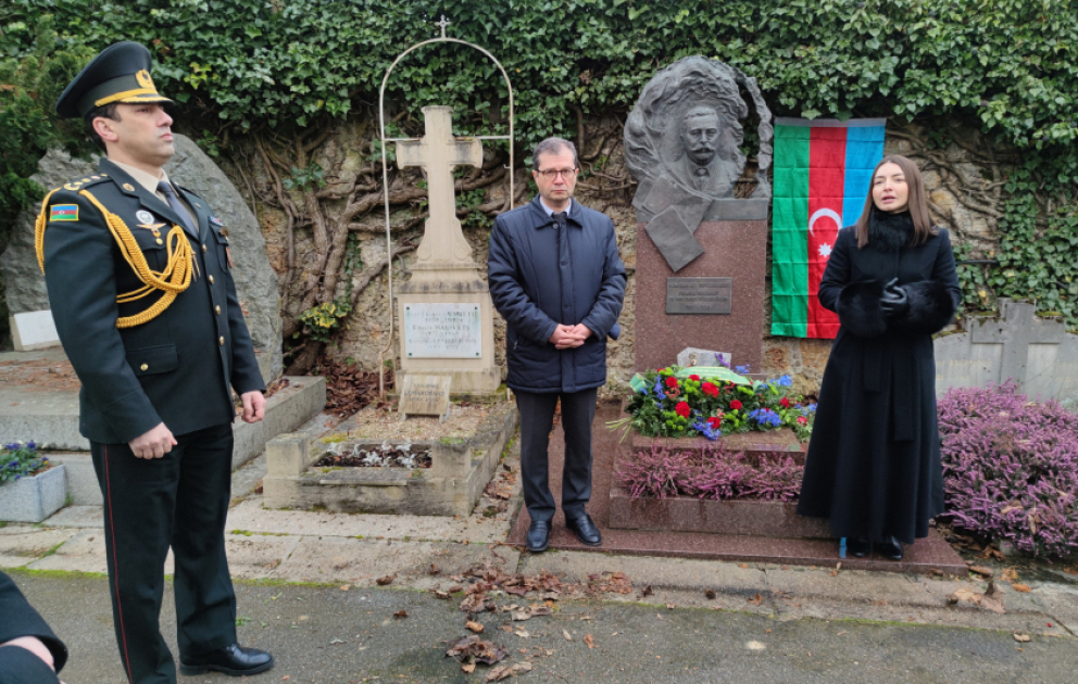 В Париже почтена память шехидов 20 Января