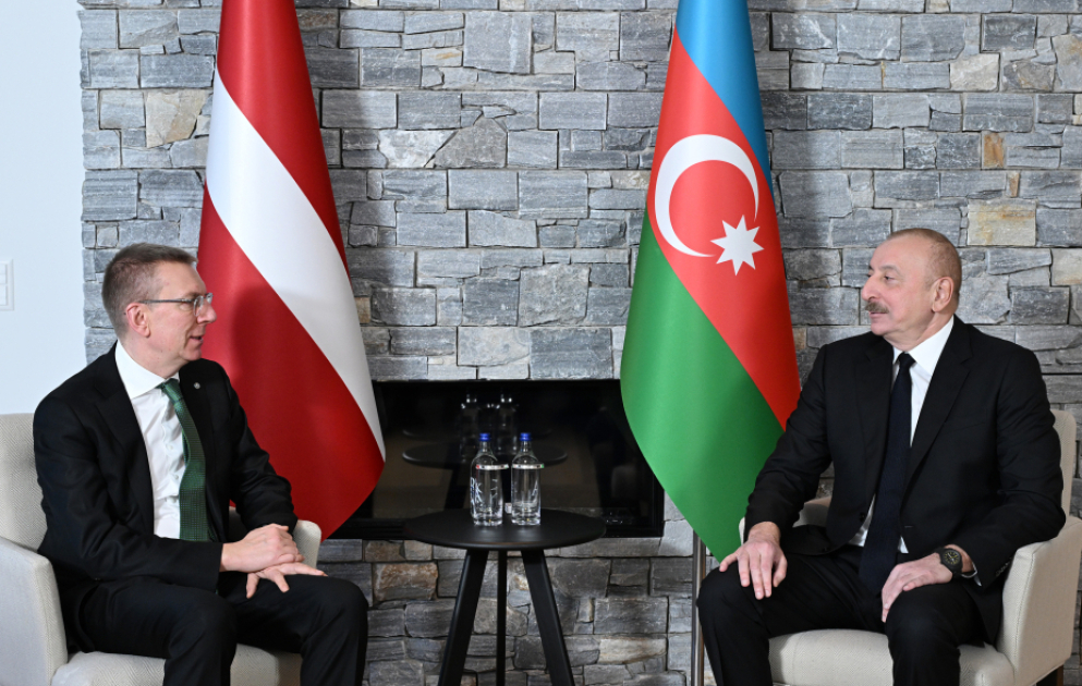 President Ilham Aliyev met with Latvian President in Davos