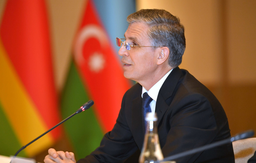 Zahid Oruc: Reyunyon qlobal güclərin əlində nüvə silahı üçün plasdarmdır
