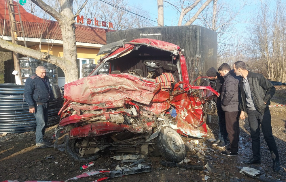 Xaçmazda baş verən qəzada yaralanan sürücünün həyatını xilas etmək mümkün olmayıb