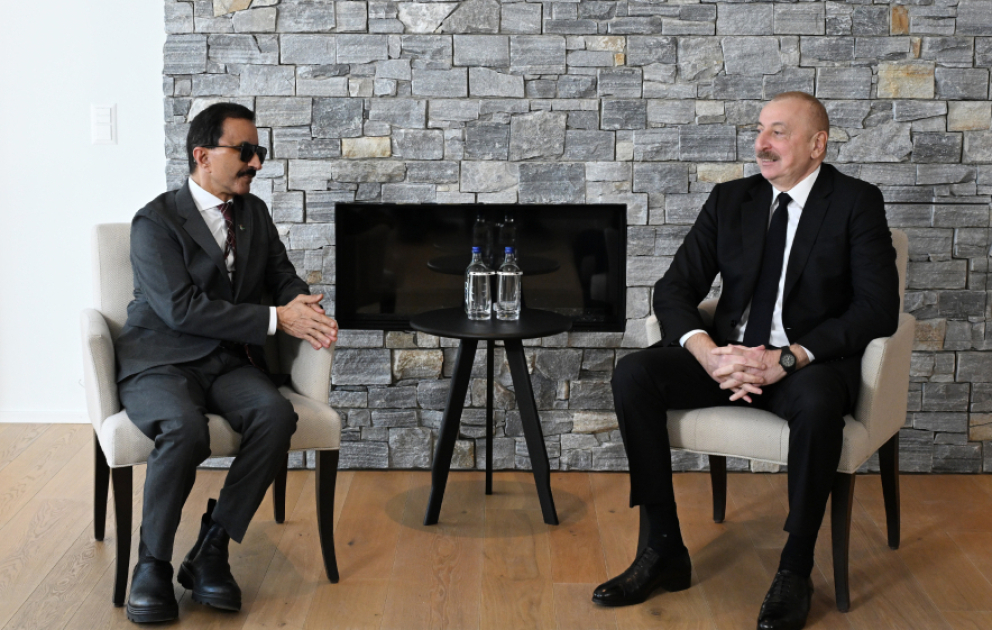 Davos: Präsident Ilham Aliyev trifft sich mit CEO von DP World