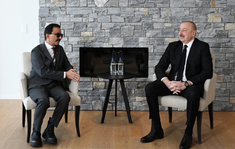 Prezident İlham Əliyev Davosda “DP World” şirkətlər qrupunun sədri və icraçı direktoru ilə görüşüb