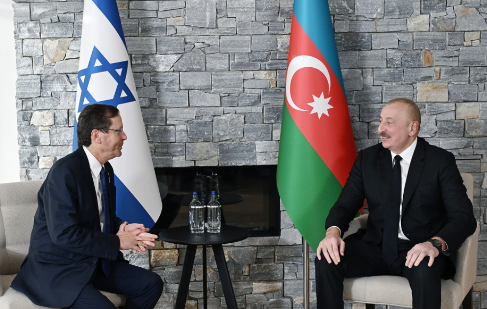 Les présidents azerbaïdjanais et israélien se rencontrent à Davos