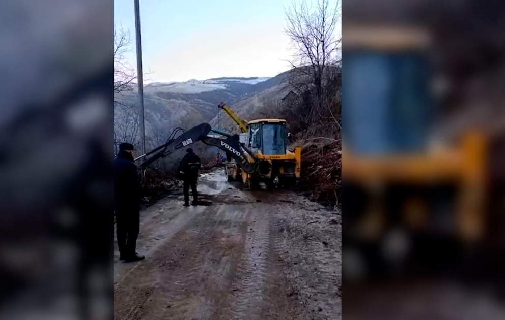 Çaykənd-Quşçu-Sarısu yolunda sürüşmənin fəsadları aradan qaldırılıb