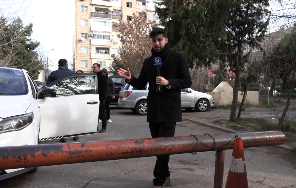 Bakıda yanğınsöndürən və digər qəza-xilasetmə texnikalarının işinə çətinlik yaradan süni maneələr sökülüb