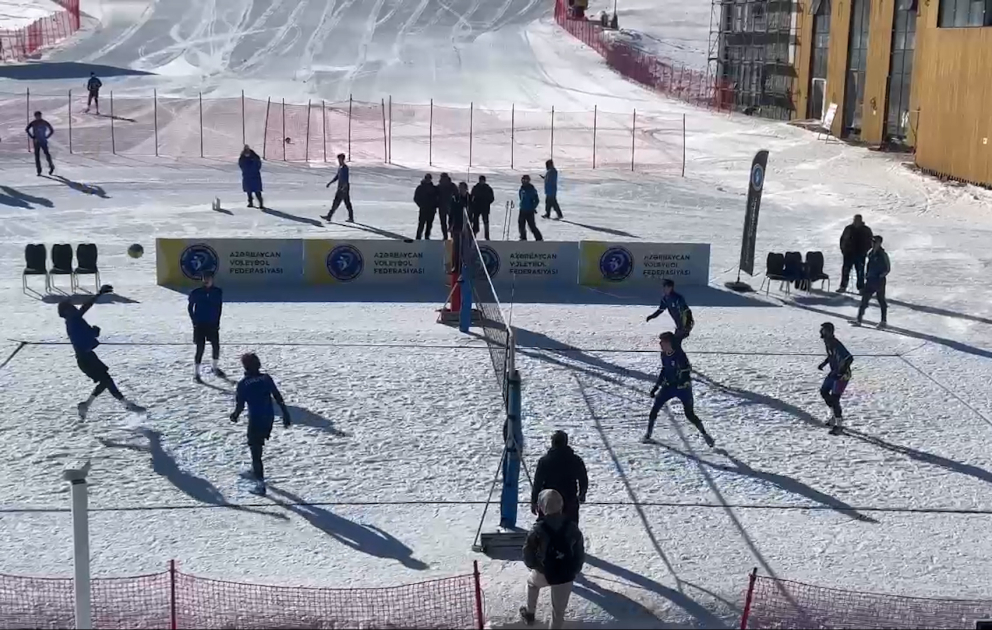 В Азербайджане впервые пройдет чемпионат страны по волейболу на снегу