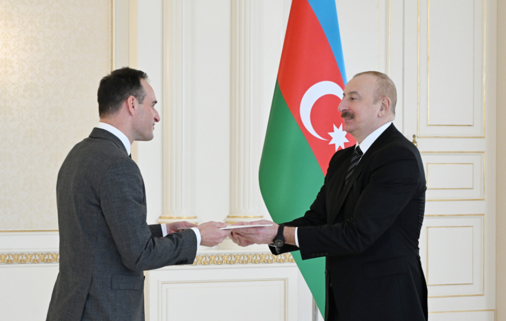 Präsident Ilham Aliyev empfängt neuen slowenischen Botschafter zur Übergabe seines Beglaubigungsschreibens