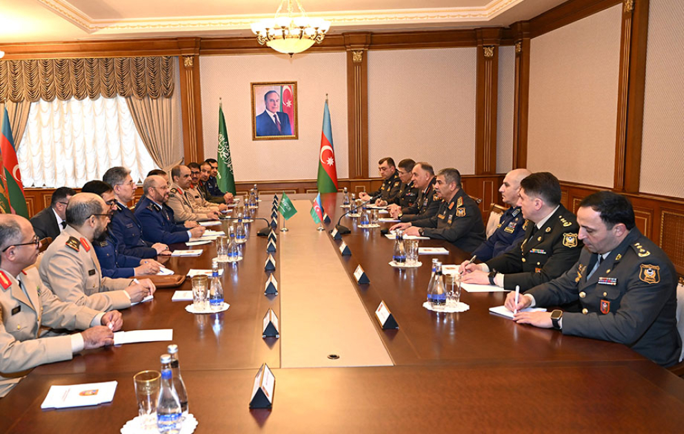 Azerbaijan Defense Minister meets with a delegation from the Kingdom of Saudi Arabia