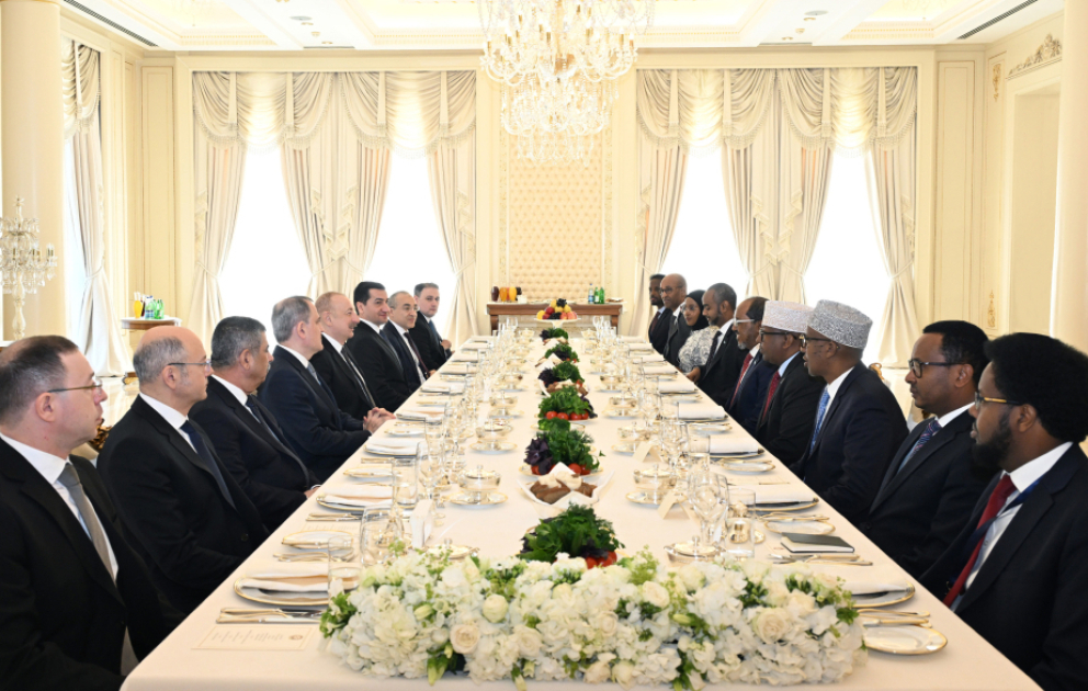 President Ilham Aliyev held expanded meeting over lunch with Somali President