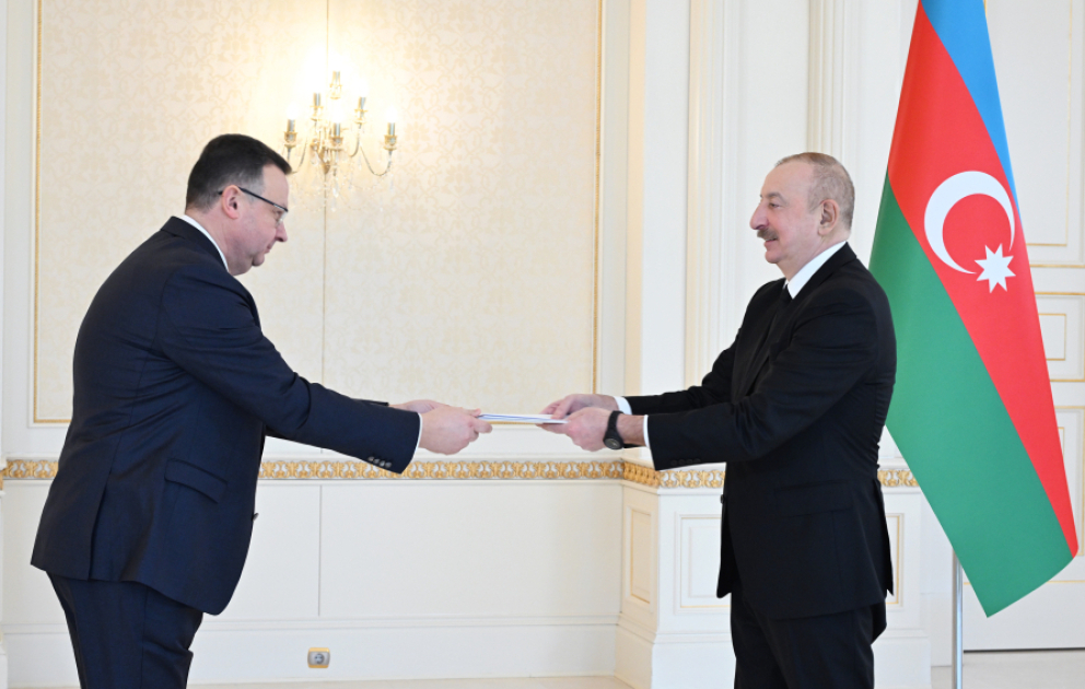 Le président Ilham Aliyev reçoit les lettres de créance du nouvel ambassadeur du Bélarus à Bakou
