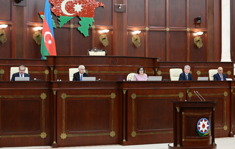 Milli Məclisin plenar iclasında 15 məsələ müzakirə olunub