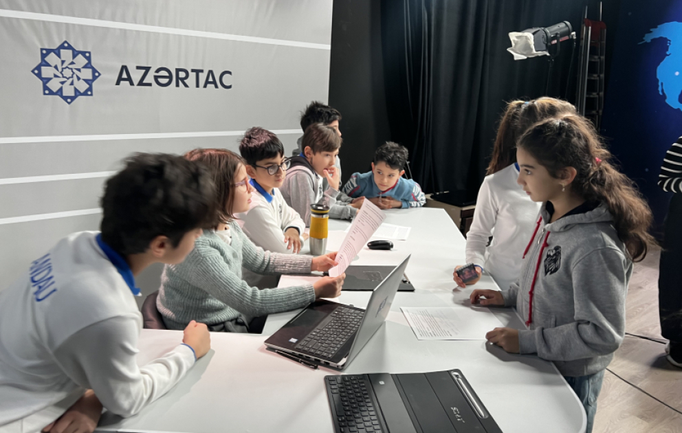 “LANDAU School”un şagirdləri AZƏRTAC-da olublar
