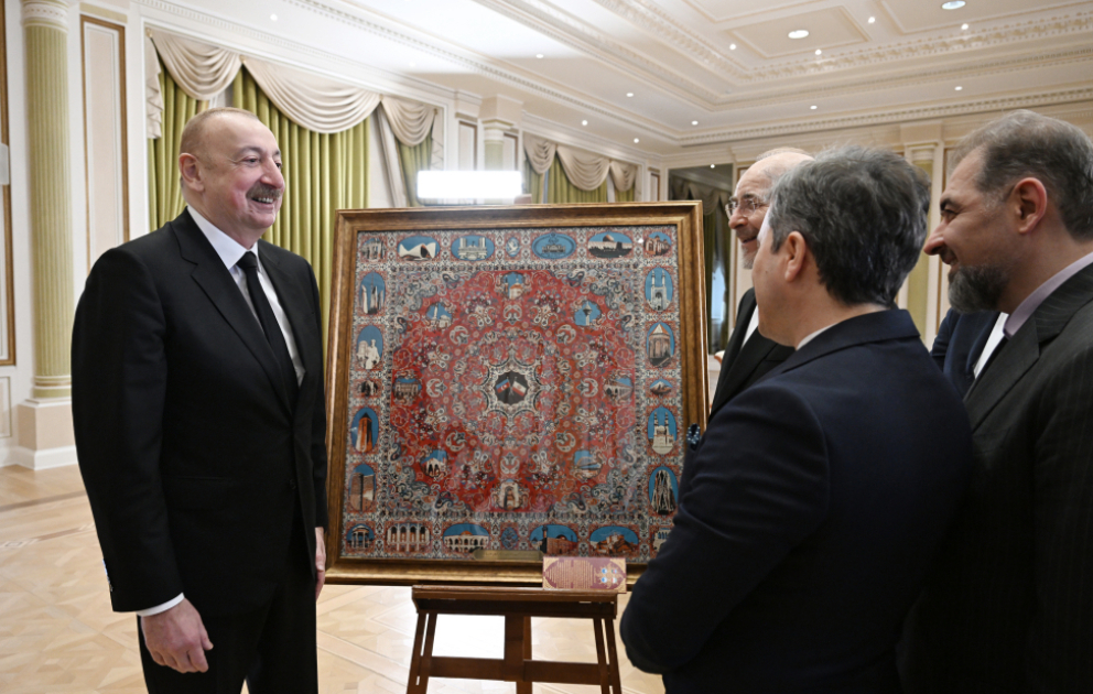 Президент Ильхам Алиев принял председателя Исламского консультативного совета Ирана