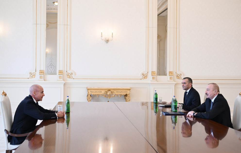Президент Ильхам Алиев принял президента Международной федерации лыжного спорта и сноуборда