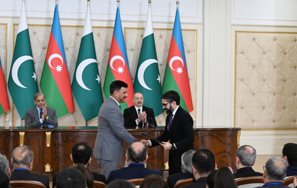 Aserbaidschan und Pakistan tauschen Dokumente aus