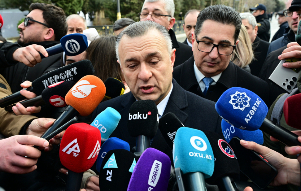 Plastik cərrahiyyə ilə məşğul olmaq icazəsi verilən mütəxəssislərin siyahısı Səhiyyə Nazirliyinin saytında təqdim olunacaq