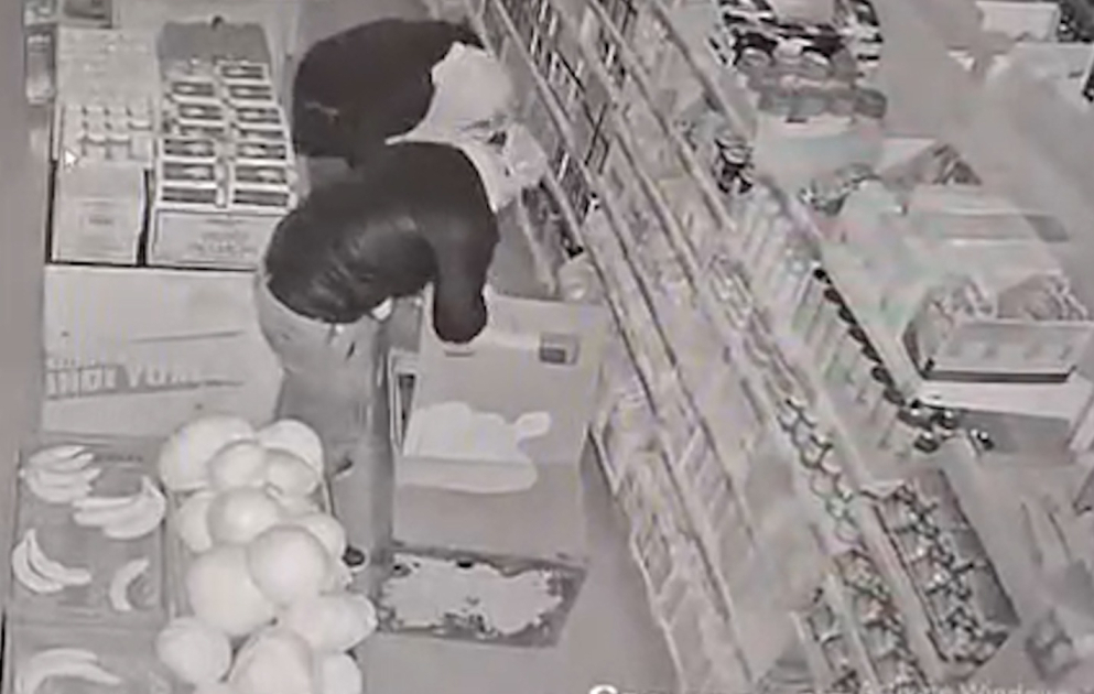 Polis marketlərdən 50 min manat dəyərində oğurluq edən şəxsləri saxlayıb