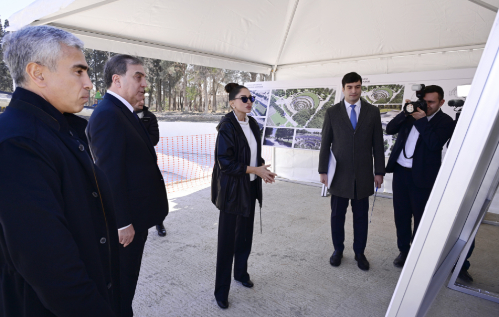 Mehriban Aliyeva prend connaissance du projet du Complexe commémoratif de Gandja