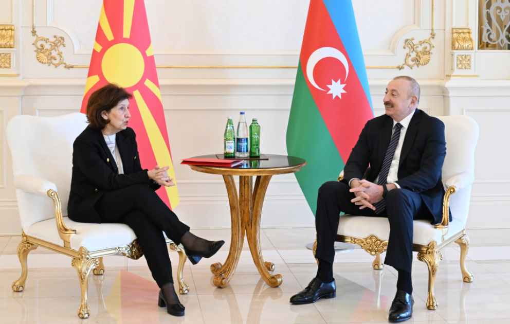 Präsident Ilham Aliyev und Präsidentin Gordana Siljanovska-Davkova treffen sich unter vier Augen