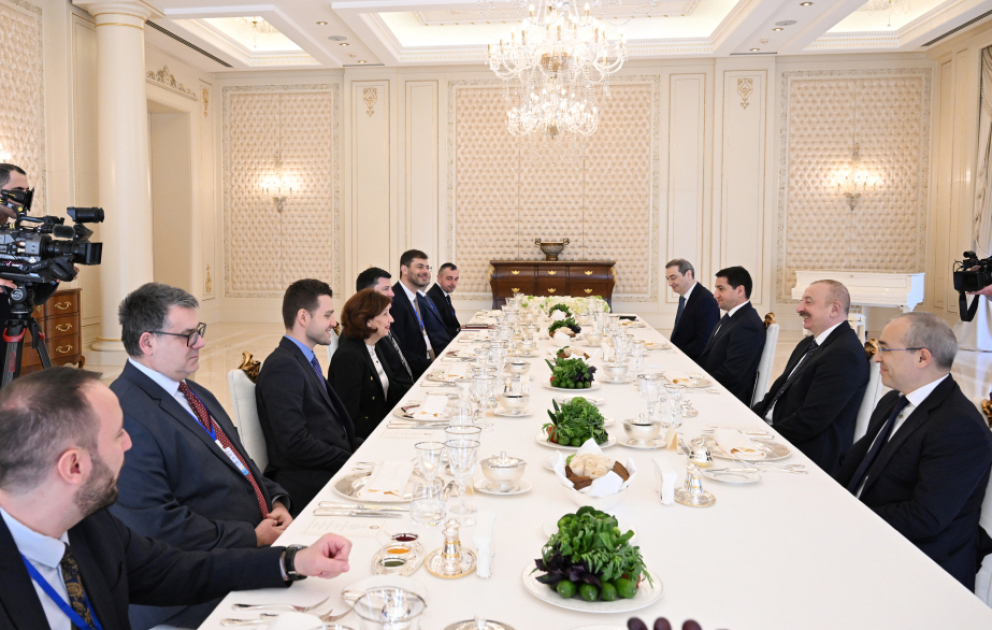 Präsident Ilham Aliyev und Präsidentin Gordana Siljanovska-Davkova treffen sich zum Lunch