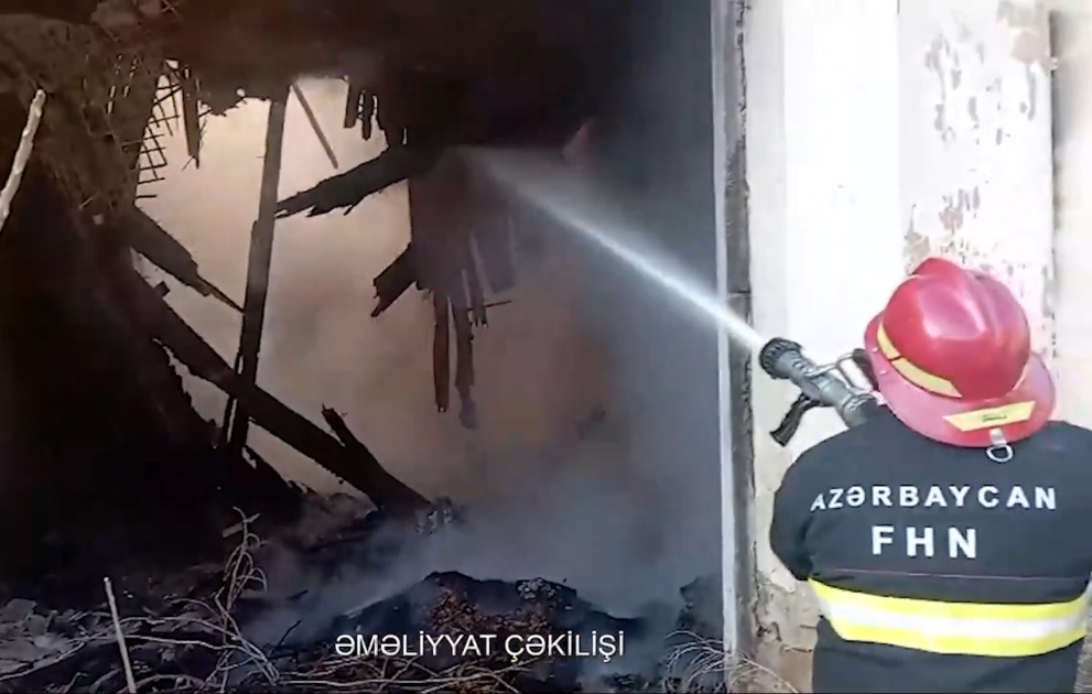 Sumqayıtda yanğın baş verib