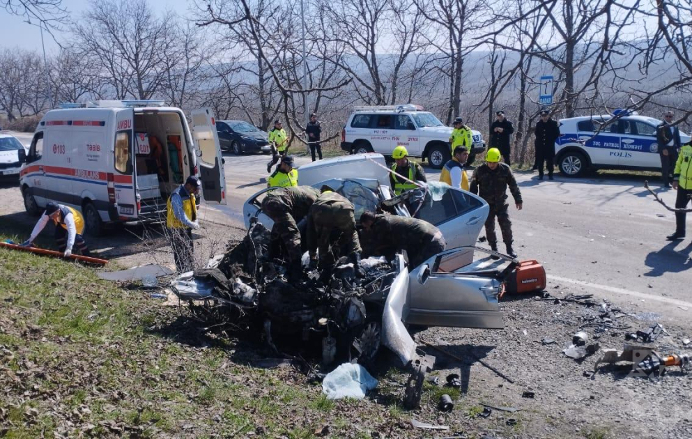 Şamaxıda yol qəzası olub, 2 nəfər ölüb