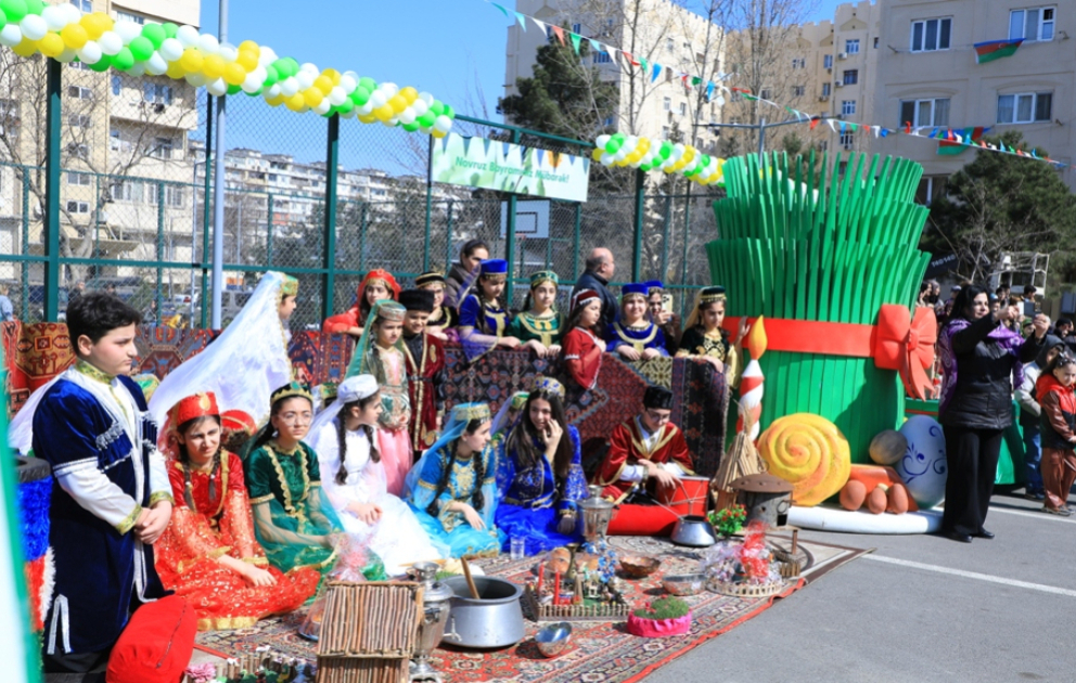 Bakının abad məhəllələrində Novruz şənlikləri keçirilir