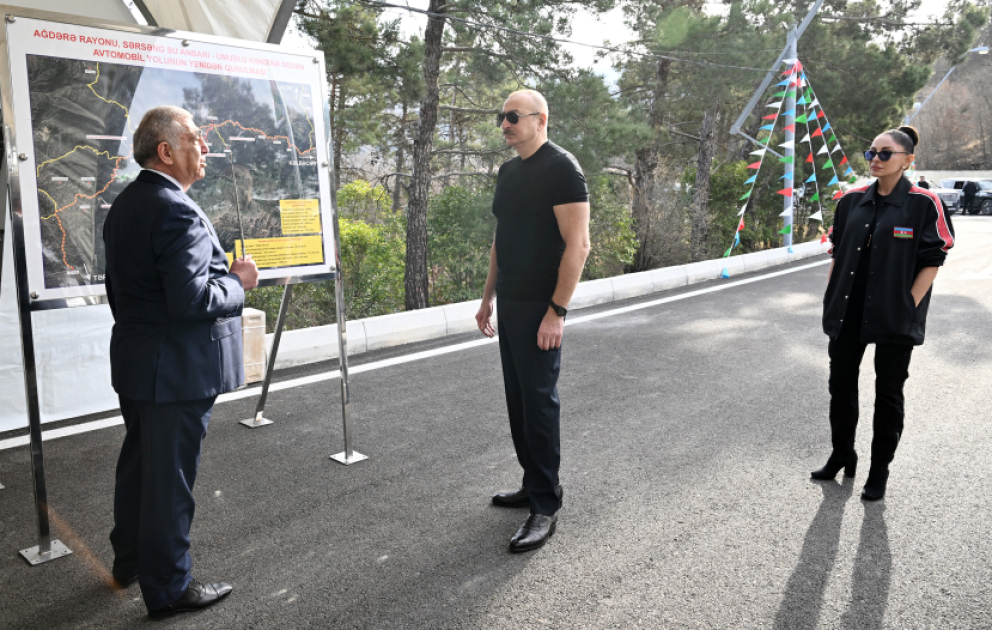 Präsident Ilham Aliyev und First Lady Mehriban Aliyeva weihen Autobahn vom Sarsang-Stausee zum Dorf Umudlu in Aghdara ein