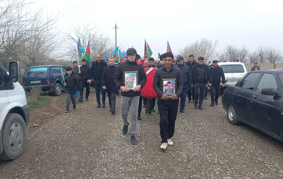 Gədəbəydə qar uçqununda həlak olan əsgər Əli İmanov Sabirabadda dəfn edilib