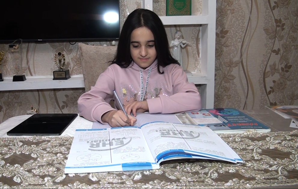 11 yaşlı Aylin Boston və Sinqapurda keçiriləcək olimpiadalara hazırlaşır