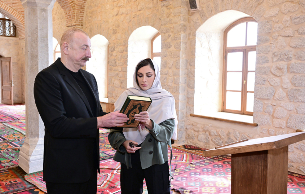 Le président Aliyev et son épouse assistent à plusieurs inaugurations à Choucha et inspectent les travaux de construction en cours