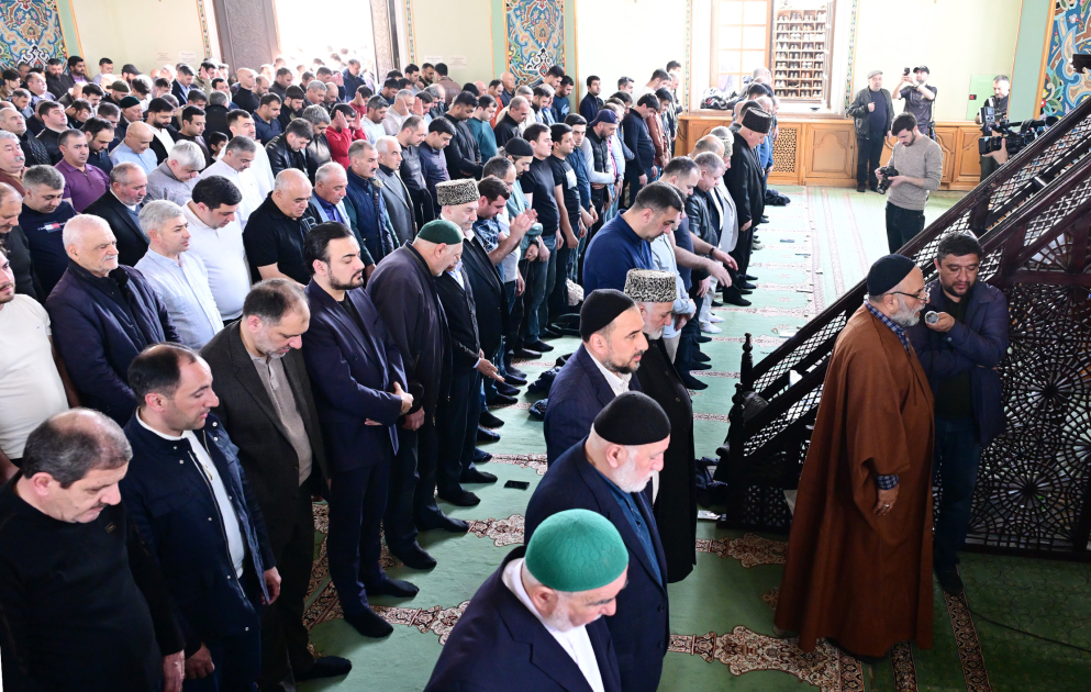 Eid al-Fitr prayer held in Azerbaijan