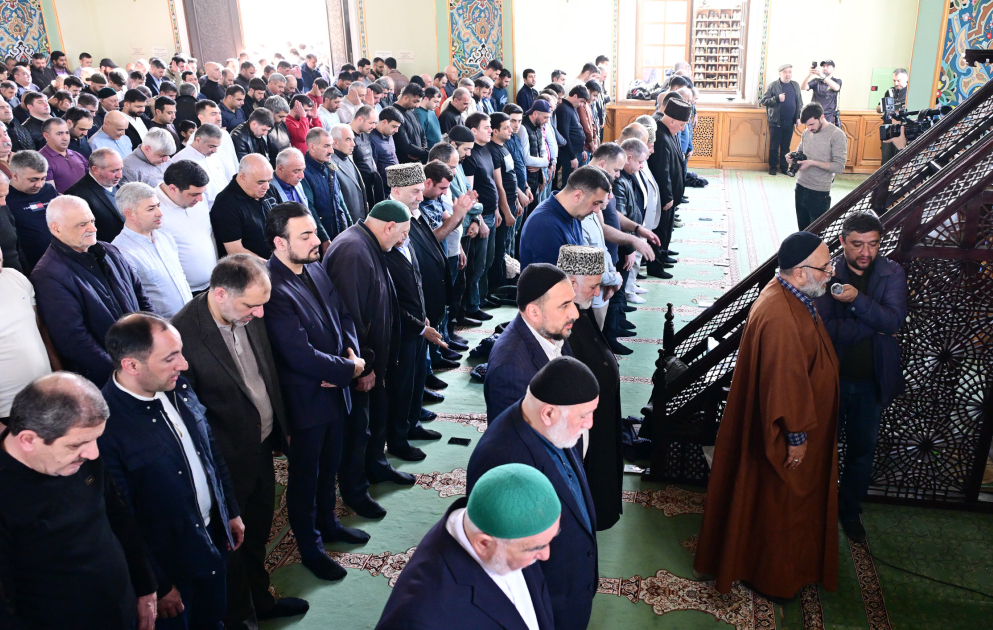 La prière de l'Aïd el-Fitr célébrée aux mosquées de Bakou