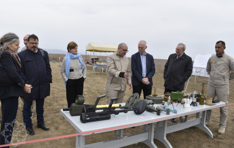 Представители Европейского Союза ознакомились с деятельностью по разминированию в Агдаме