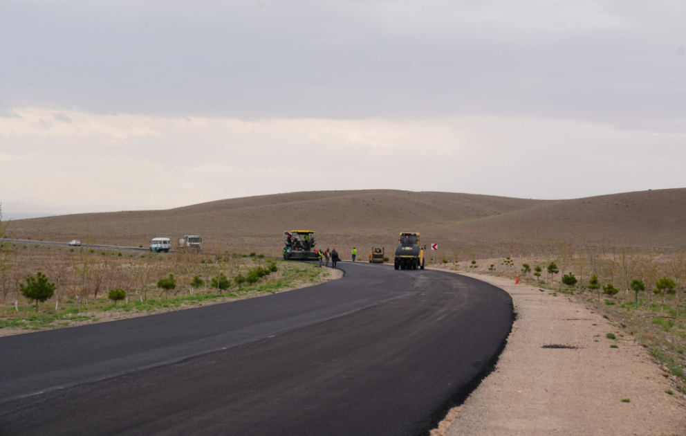 Naxçıvanda uzunluğu 5,1 kilometr olan avtomobil yolu təmir edilir