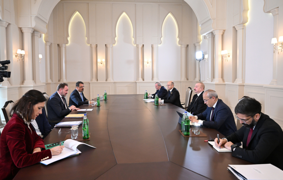 Prezident İlham Əliyev Avropa İttifaqının enerji və mənzil məsələləri üzrə komissarını qəbul edib