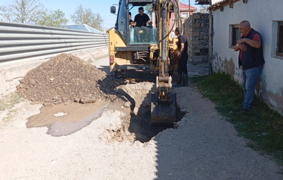 Naxçıvan şəhərinin magistral su xəttində qəza baş verib