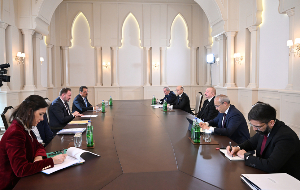 President Ilham Aliyev received European Commissioner for Energy and Housing