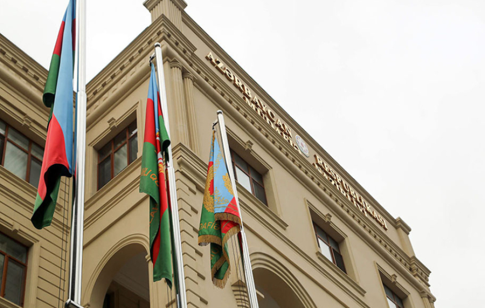 Позиции Азербайджанской армии подверглись интенсивному обстрелу с различных направлений