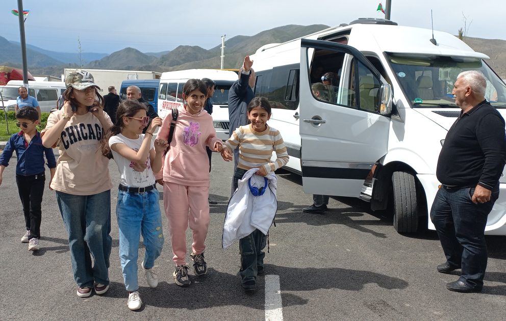 53 ailədən ibarət növbəti köç karvanı Suqovuşan kəndinə çatıb