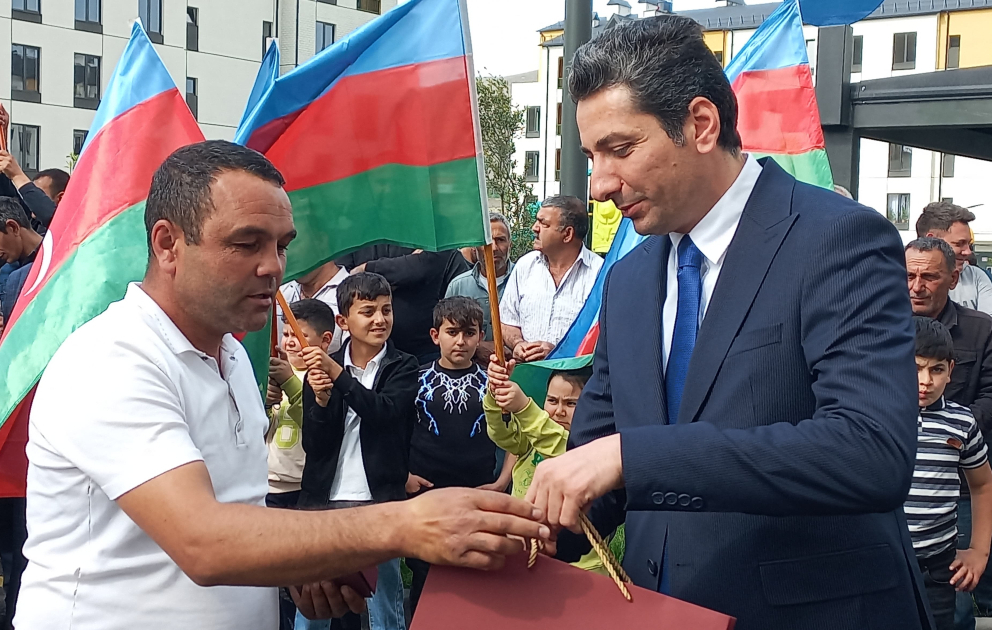 Suqovuşana köçən 53 ailəyə evlərin açarları təqdim olunub