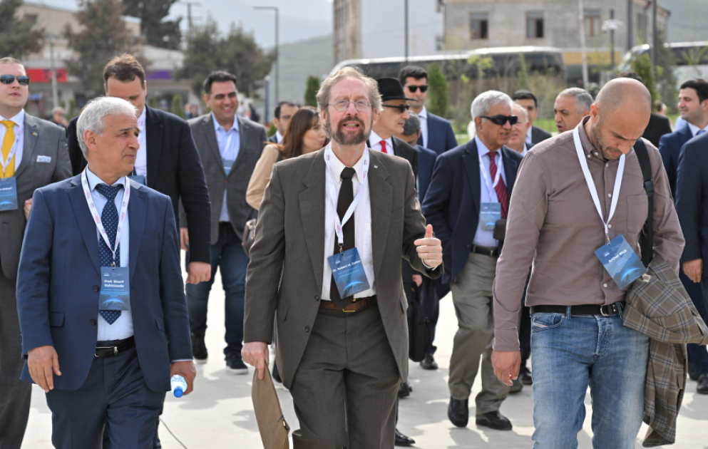 7-ci ADA Siyasi Forumunun iştirakçıları Xankəndiyə çatıblar