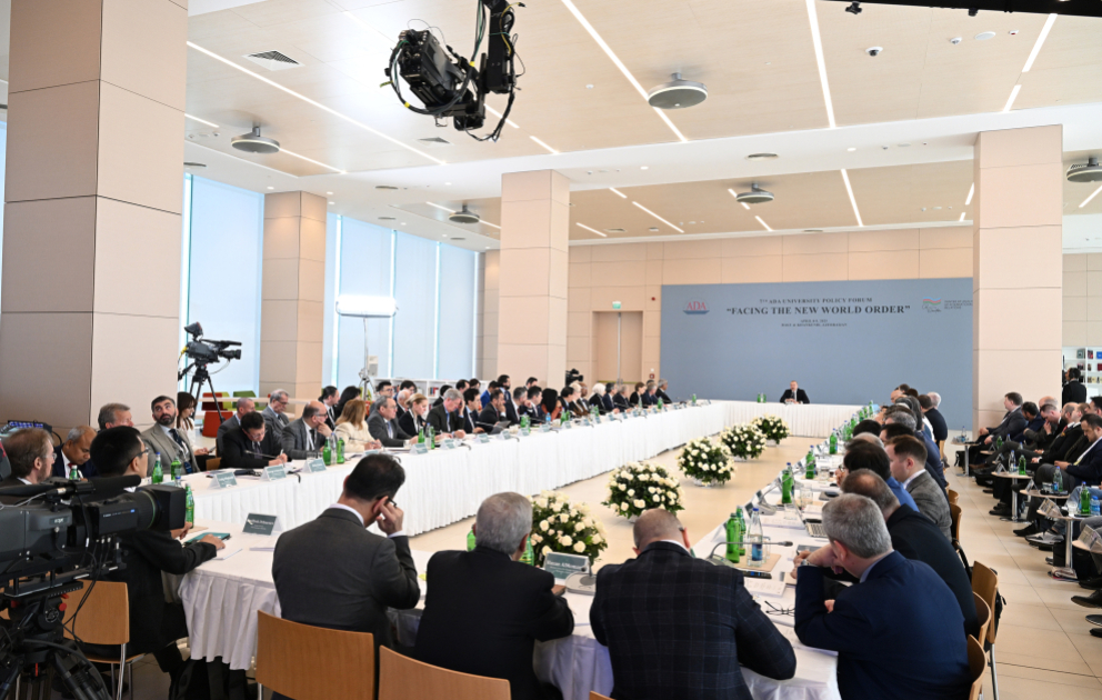 L’Université ADA accueille un forum international marqué par la présence du président Aliyev